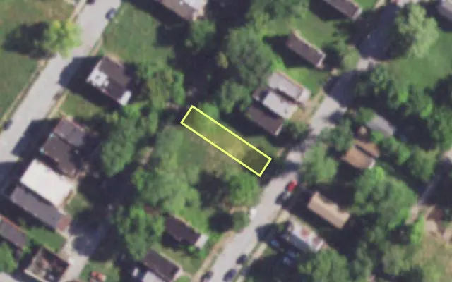 Aerial view of 4227 DESOTO AV — vacant lot, St. Louis with approximate parcel outline