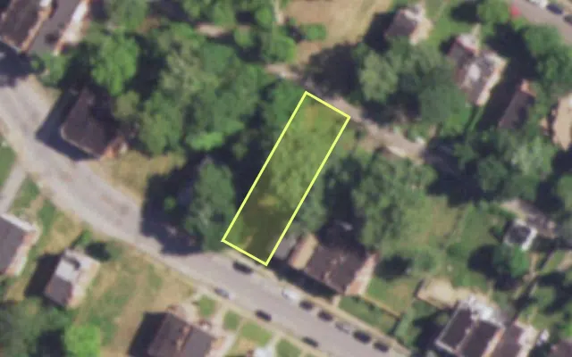 Aerial view of 4811 ST LOUIS AV — vacant lot, St. Louis with approximate parcel outline