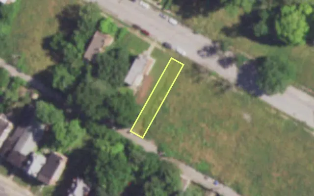 Aerial view of 4212 W EVANS AV — vacant lot, St. Louis with approximate parcel outline