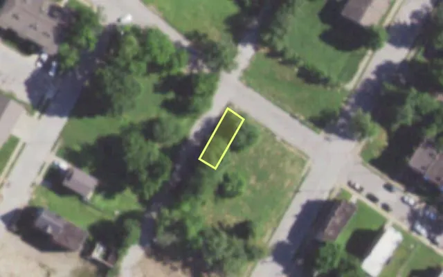 Aerial view of 6110 LOTUS AV — vacant lot, St. Louis with approximate parcel outline