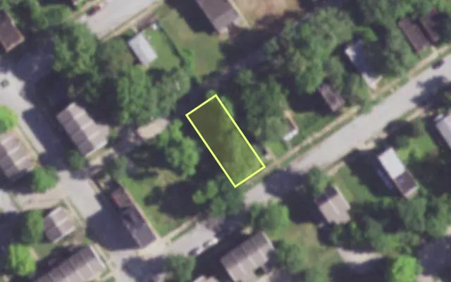 Aerial view of 1913 OBEAR AV — vacant lot, St. Louis with approximate parcel outline