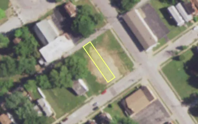 Aerial view of 4961 ARLINGTON AV — vacant lot, St. Louis with approximate parcel outline