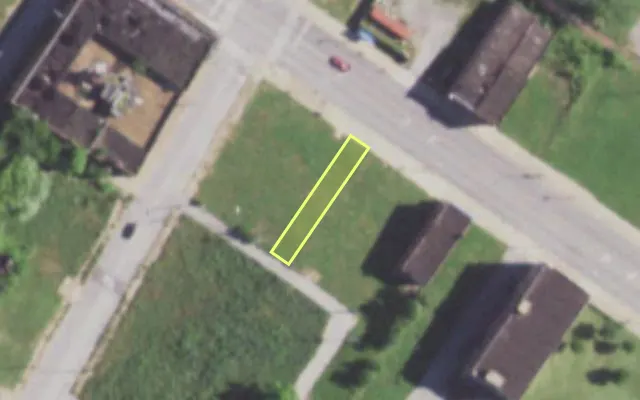Aerial view of 5984 DR MARTIN LUTHER KING DR — vacant lot, St. Louis with approximate parcel outline
