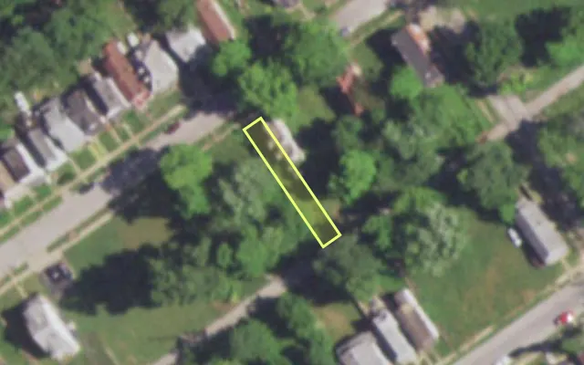 Aerial view of 5460 PLOVER AV — vacant lot, St. Louis with approximate parcel outline