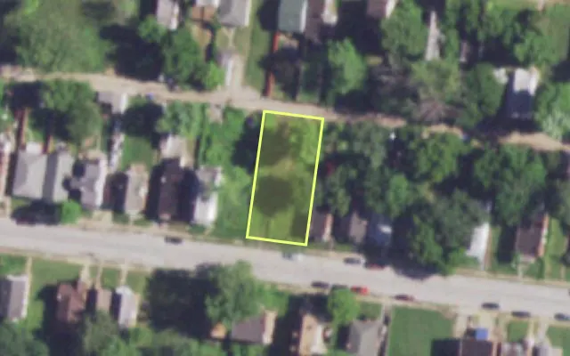 Aerial view of 917 CANAAN AV — vacant lot, St. Louis with approximate parcel outline