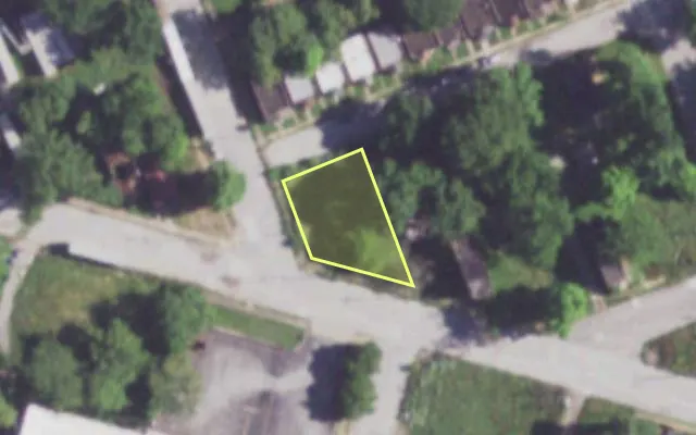 Aerial view of 2024 AGNES ST — vacant lot, St. Louis with approximate parcel outline