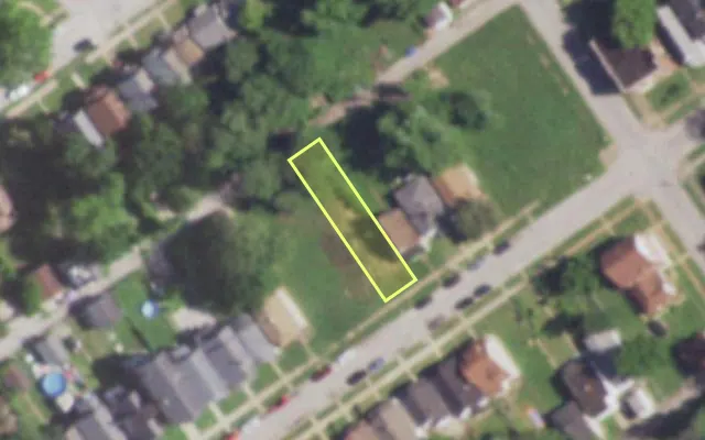 Aerial view of 4761 PLOVER AV — vacant lot, St. Louis with approximate parcel outline