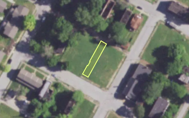 Aerial view of 3009 KOSSUTH AV — vacant lot, St. Louis with approximate parcel outline