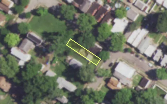 Aerial view of 6105 IDAHO AV — vacant lot, St. Louis with approximate parcel outline
