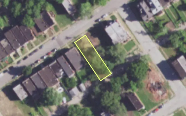 Aerial view of 2112 ADELAIDE AV — vacant lot, St. Louis with approximate parcel outline