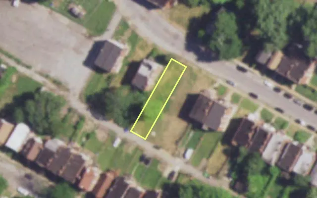 Aerial view of 4822 ST LOUIS AV — vacant lot, St. Louis with approximate parcel outline