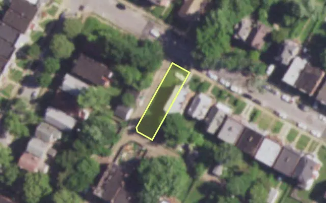 Aerial view of 4470 ASHLAND AV — vacant lot, St. Louis with approximate parcel outline