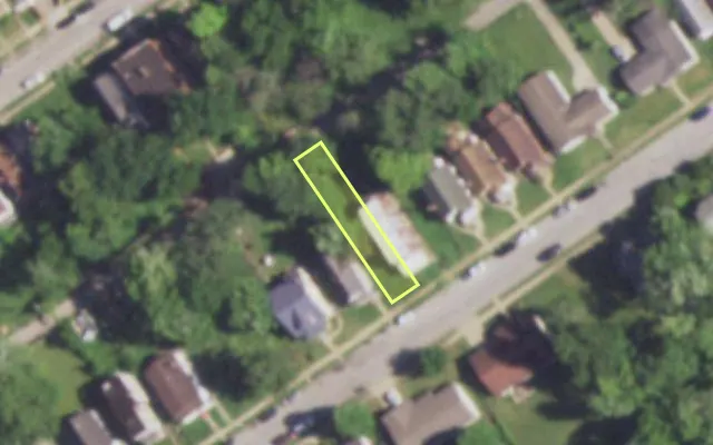 Aerial view of 5443 ROBIN AV — vacant lot, St. Louis with approximate parcel outline