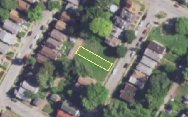 Aerial view of 4121 N TAYLOR AV — vacant lot, St. Louis with approximate parcel outline