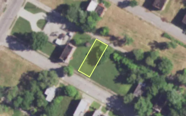 Aerial view of 3843 LINCOLN AV — vacant lot, St. Louis with approximate parcel outline