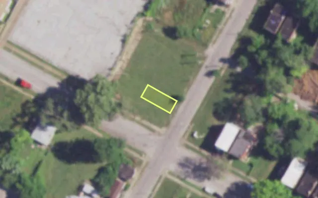 Aerial view of 2805 LAMBDIN AV — vacant lot, St. Louis with approximate parcel outline