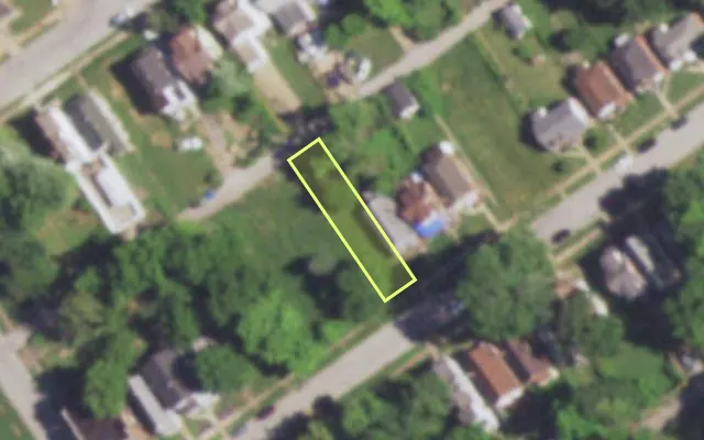 Aerial view of 4927 PLOVER AV — vacant lot, St. Louis with approximate parcel outline