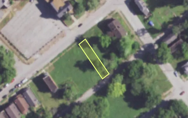 Aerial view of 2012 LINTON AV — vacant lot, St. Louis with approximate parcel outline