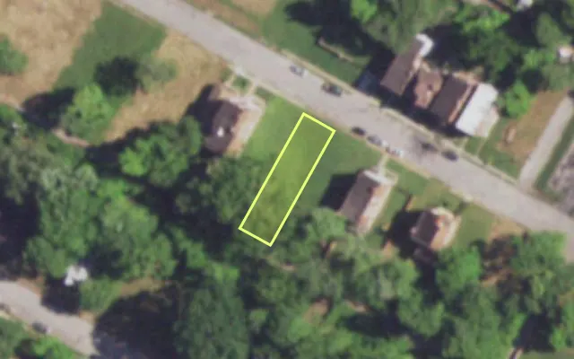 Aerial view of 4540 GARFIELD AV — vacant lot, St. Louis with approximate parcel outline