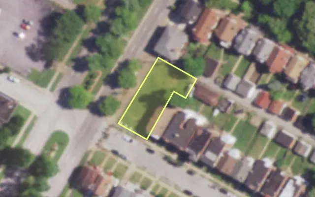 Aerial view of 2602 N KINGSHIGHWAY MEMORIAL BLVD — vacant lot, St. Louis with approximate parcel outline
