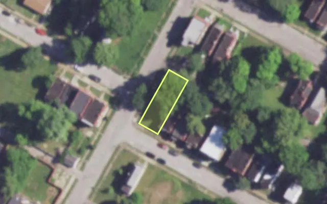 Aerial view of 4241 FARLIN AV — vacant lot, St. Louis with approximate parcel outline