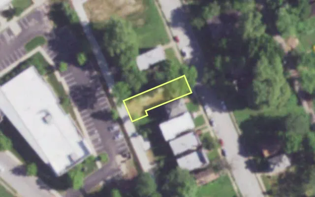 Aerial view of 4409 STRODTMAN PL — vacant lot, St. Louis with approximate parcel outline