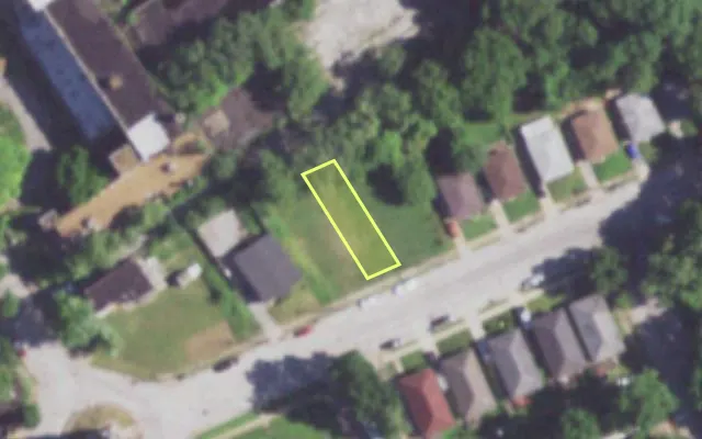 Aerial view of 1417 BISSELL ST — vacant lot, St. Louis with approximate parcel outline