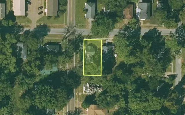 Aerial view of PHILLIPS County parcel 703-03202-000 — Arkansas post-auction with approximate parcel outline