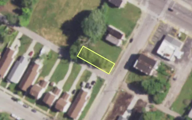 Aerial view of 1421 N NEWSTEAD AV — vacant lot, St. Louis with approximate parcel outline
