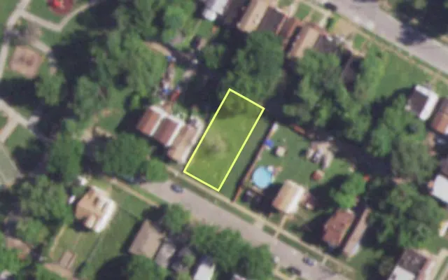 Aerial view of 4633 SAN FRANCISCO AV — vacant lot, St. Louis with approximate parcel outline