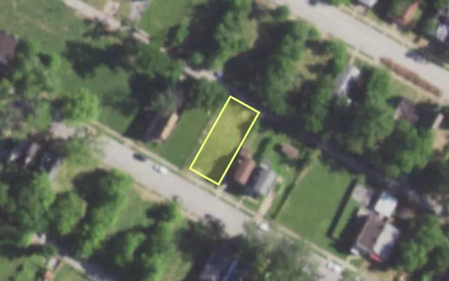 Aerial view of 5727 HIGHLAND AV — vacant lot, St. Louis with approximate parcel outline