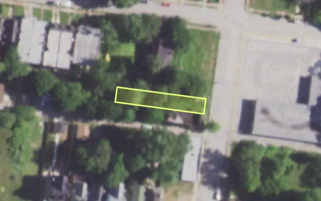 Aerial view of 823 ACADEMY AV — vacant lot, St. Louis with approximate parcel outline
