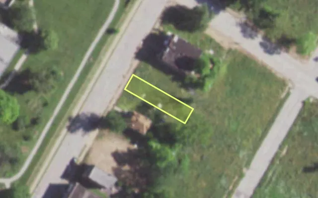Aerial view of 1330 BELT AV — vacant lot, St. Louis with approximate parcel outline