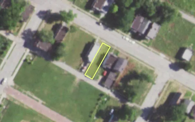 Aerial view of 5560 ST LOUIS AV — vacant lot, St. Louis with approximate parcel outline