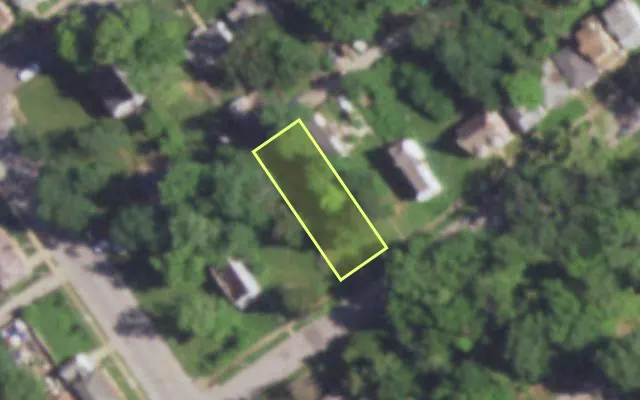 Aerial view of 5015 PLOVER AV — vacant lot, St. Louis with approximate parcel outline