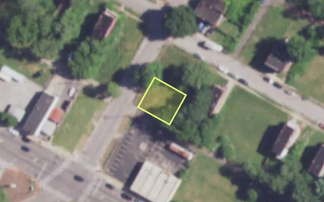 Aerial view of 1518 N SARAH ST — vacant lot, St. Louis with approximate parcel outline