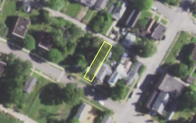 Aerial view of 5609 LABADIE AV — vacant lot, St. Louis with approximate parcel outline