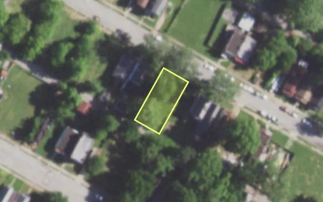Aerial view of 5710 HIGHLAND AV — vacant lot, St. Louis with approximate parcel outline