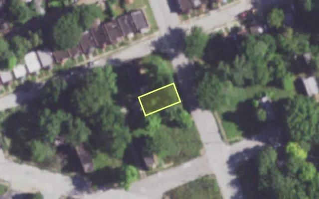 Aerial view of 3411 N 20TH ST — vacant lot, St. Louis with approximate parcel outline