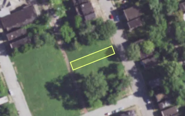 Aerial view of 4015 N FLORISSANT AV — vacant lot, St. Louis with approximate parcel outline