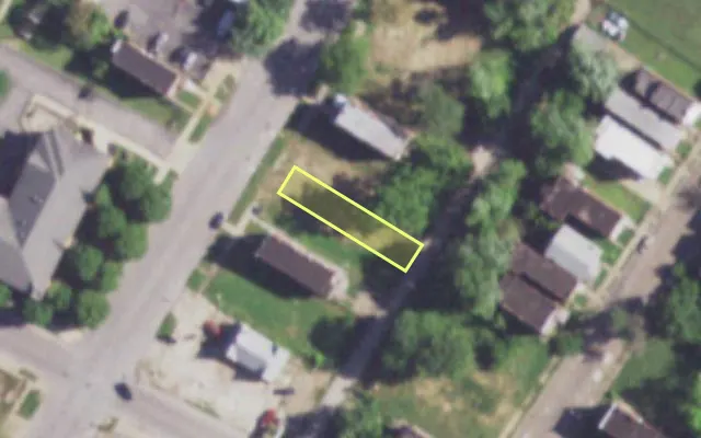Aerial view of 4318 WARNE AV — vacant lot, St. Louis with approximate parcel outline