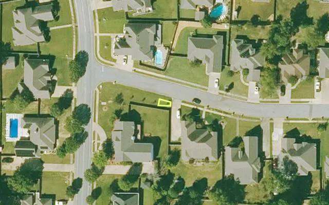 Aerial view of SALINE County parcel 840-11501-001 — Arkansas post-auction with approximate parcel outline