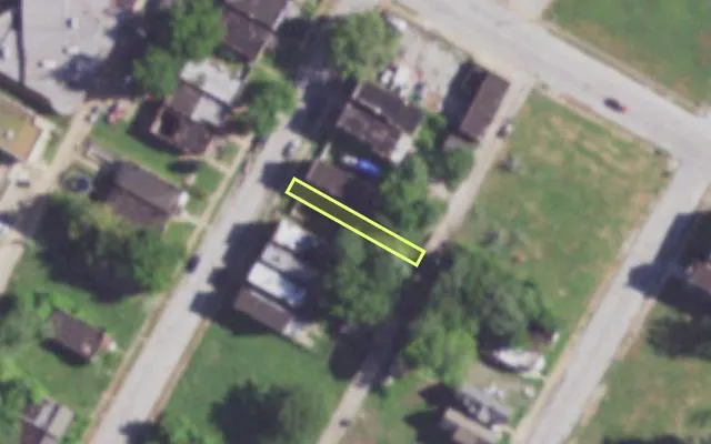 Aerial view of 4236 H PECK ST — vacant lot, St. Louis with approximate parcel outline