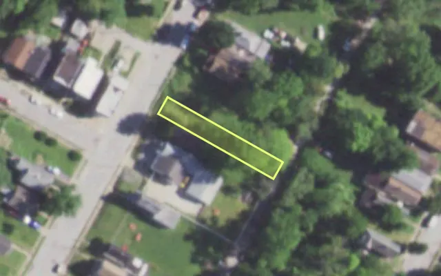 Aerial view of 2728 BELT AV — vacant lot, St. Louis with approximate parcel outline