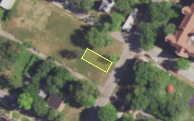Aerial view of 2519 CORA AV — vacant lot, St. Louis with approximate parcel outline