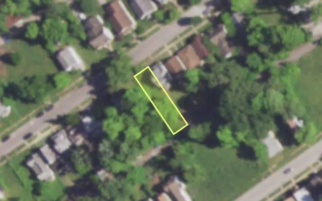 Aerial view of 4944 DAVISON AV — vacant lot, St. Louis with approximate parcel outline