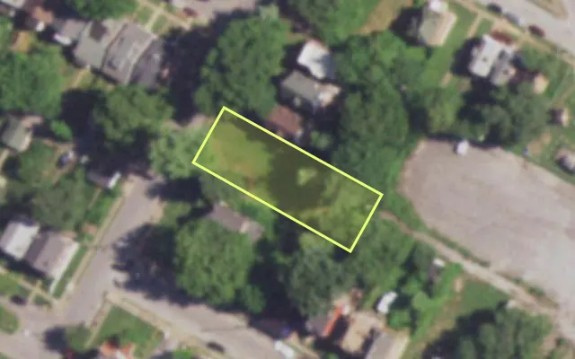 Aerial view of 2824 N EUCLID AV — vacant lot, St. Louis with approximate parcel outline