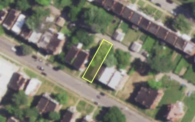 Aerial view of 4933 ST LOUIS AV — vacant lot, St. Louis with approximate parcel outline