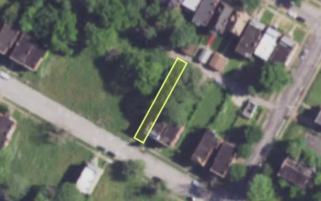 Aerial view of 3817 LABADIE AV — vacant lot, St. Louis with approximate parcel outline