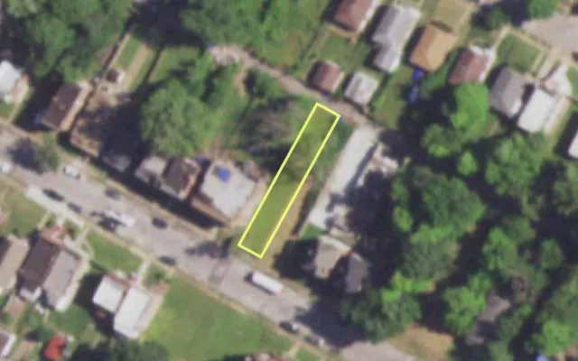 Aerial view of 4559 LABADIE AV — vacant lot, St. Louis with approximate parcel outline